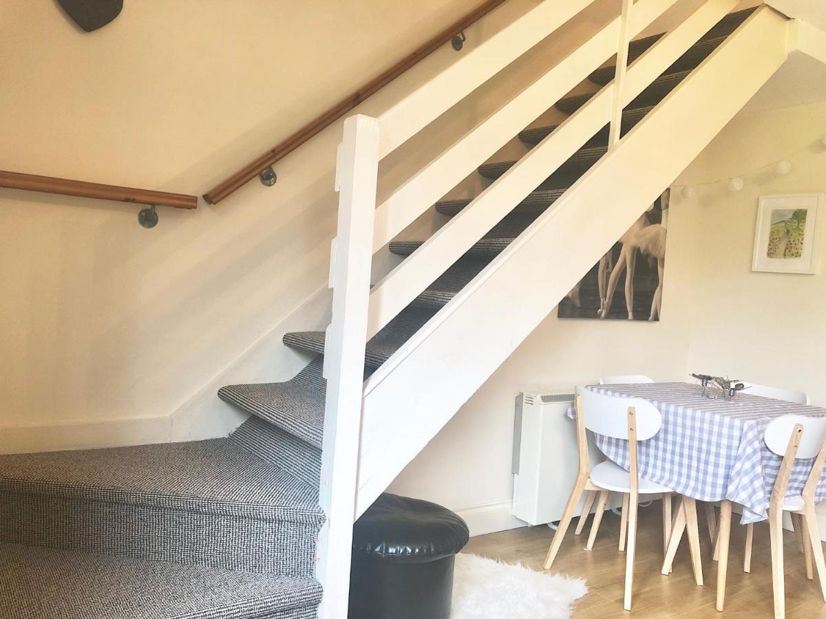 Charming, Modern Masonette In Heart Of Fermoy River Town エクステリア 写真