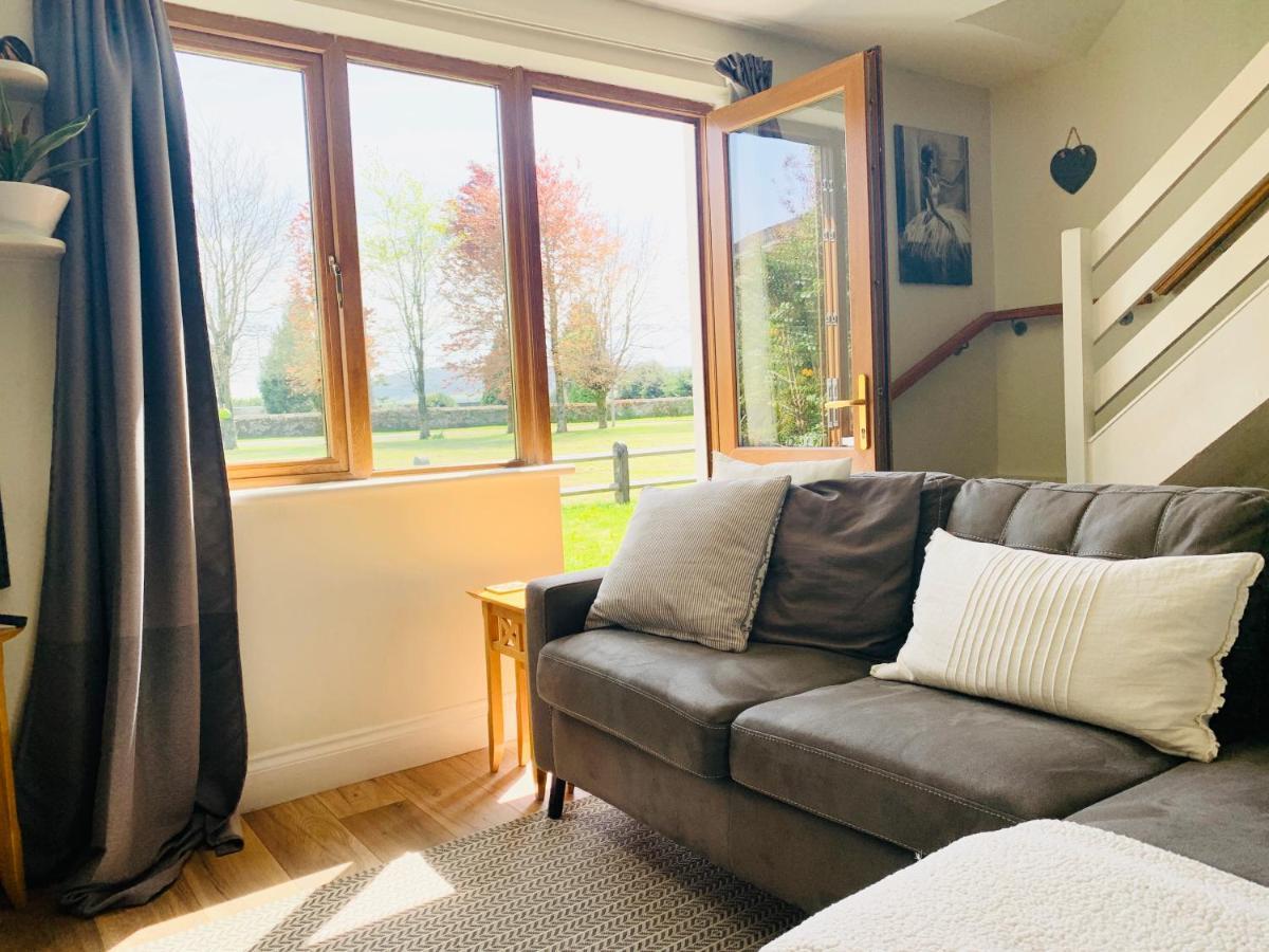 Charming, Modern Masonette In Heart Of Fermoy River Town エクステリア 写真
