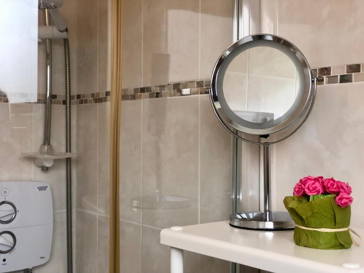 Charming, Modern Masonette In Heart Of Fermoy River Town エクステリア 写真