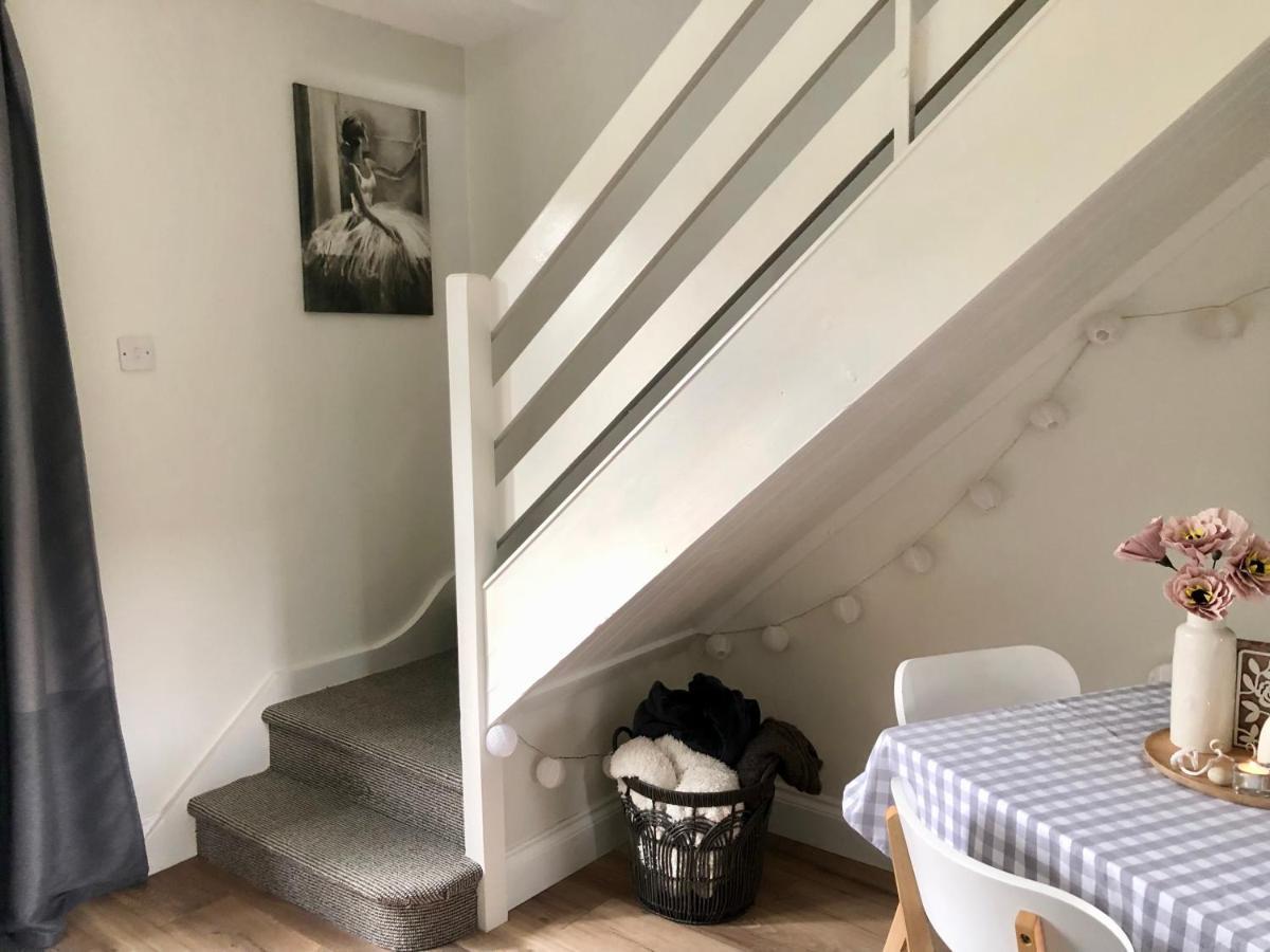Charming, Modern Masonette In Heart Of Fermoy River Town エクステリア 写真