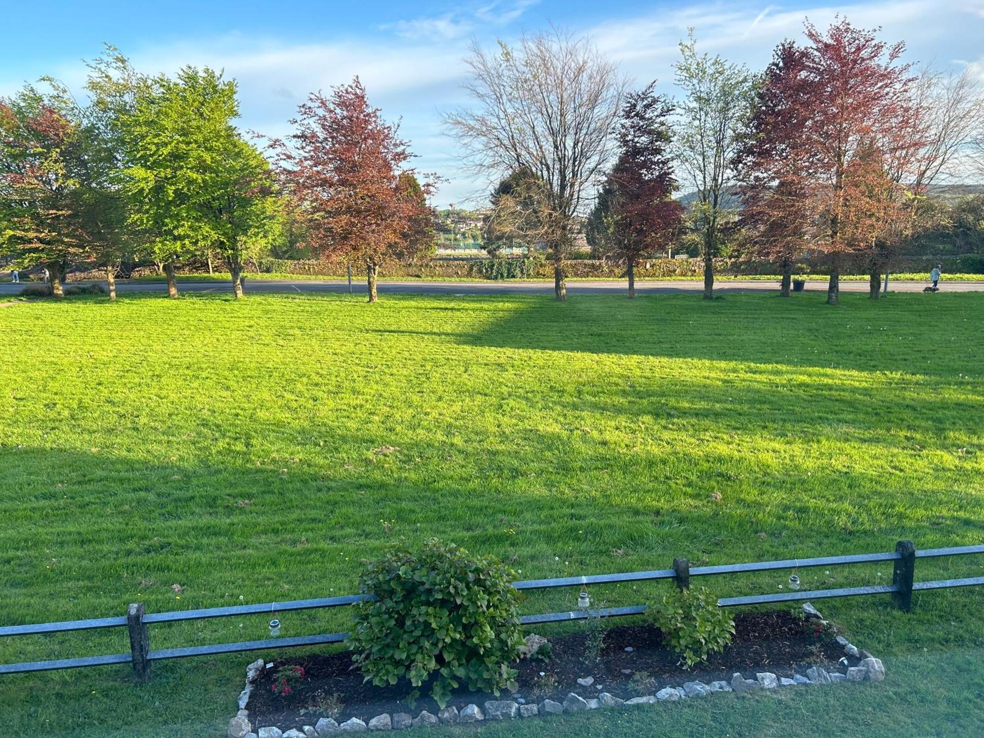 Charming, Modern Masonette In Heart Of Fermoy River Town エクステリア 写真